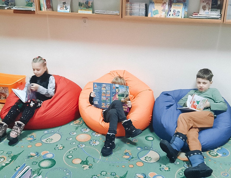 Улыбнулись книжки, к ним пришли детишки