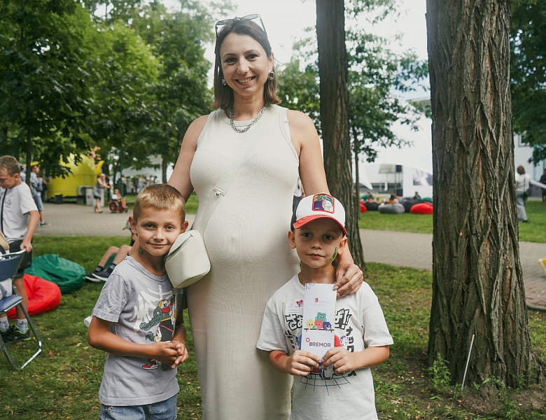 «Книжный клуб» на семейном празднике «Лучи добра» от компании BREMOR