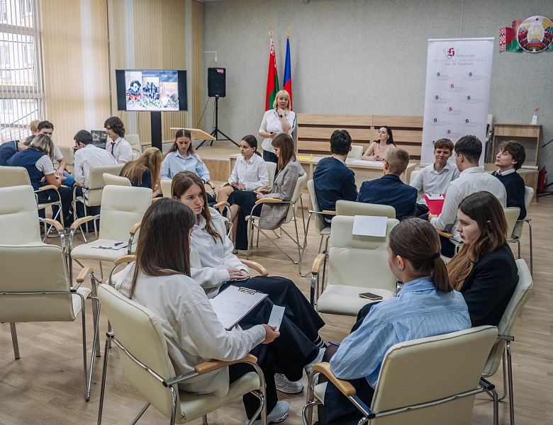 Цикл встреч ко Дню Победы и 80-летию освобождению Беларуси от немецко-фашистских захватчиков