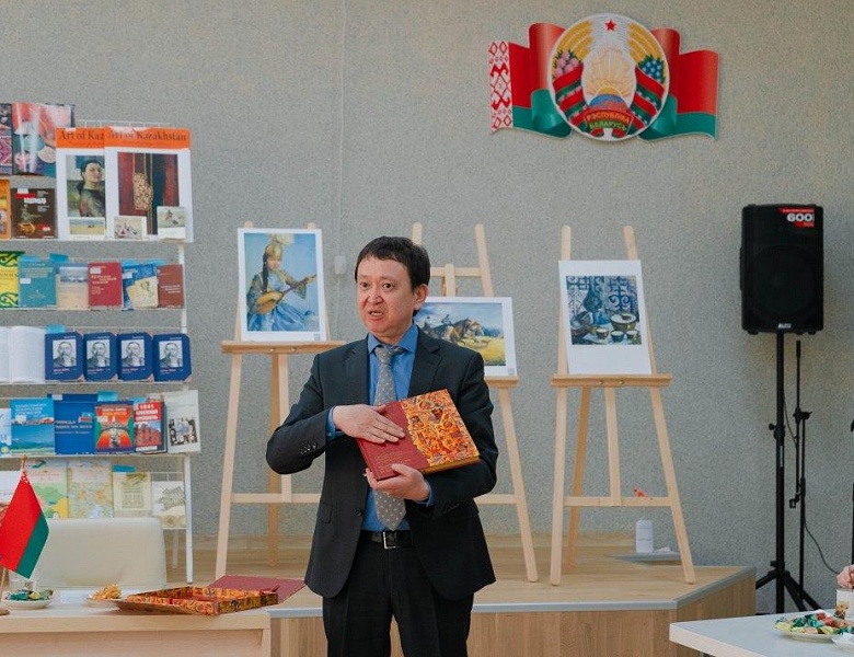 «Казахстан: знакомый и незнакомый»: первая встреча проекта «Через книгу к миру и созиданию»