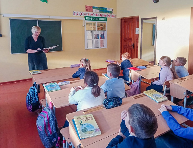 Час интересных сообщений «Сказки ёлочных игрушек»