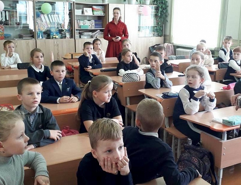 «Библиотека в чемодане» продолжает путешествие по школам Бреста