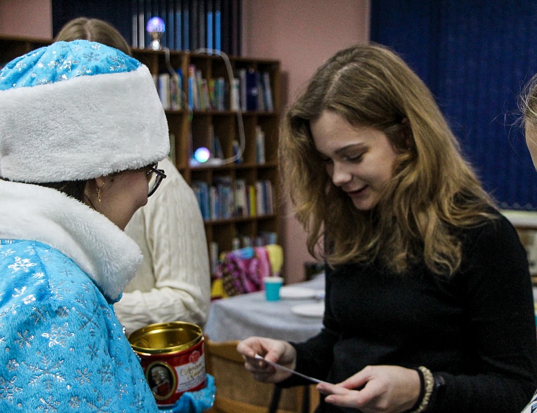 НОВОГОДНИЙ ПРАЗДНИК В БИБЛИОТЕКЕ 