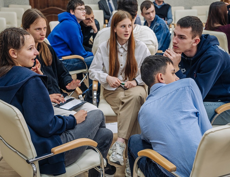 Цикл встреч ко Дню Победы и 80-летию освобождению Беларуси от немецко-фашистских захватчиков