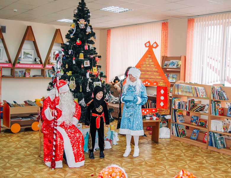 «Праздник ёлки и зимы» в ШМВ