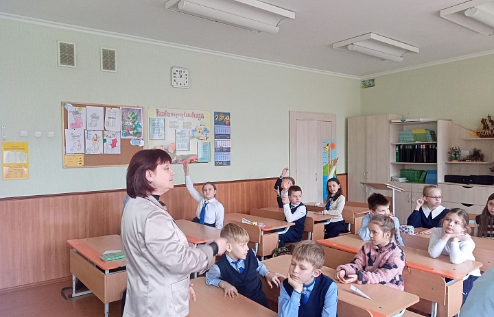 Закрытие проекта «Библиотека в чемодане» в ГУО  «Средняя школа № 3 г. Бреста»