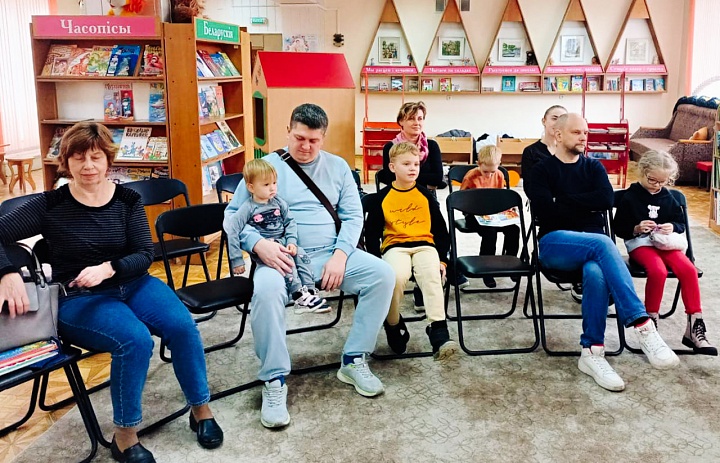 «Книжный выходной»: встреча с родителями младших читателей