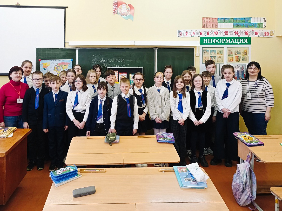 «Библиотека в чемодане» в СШ № 13 имени В. И. Хована