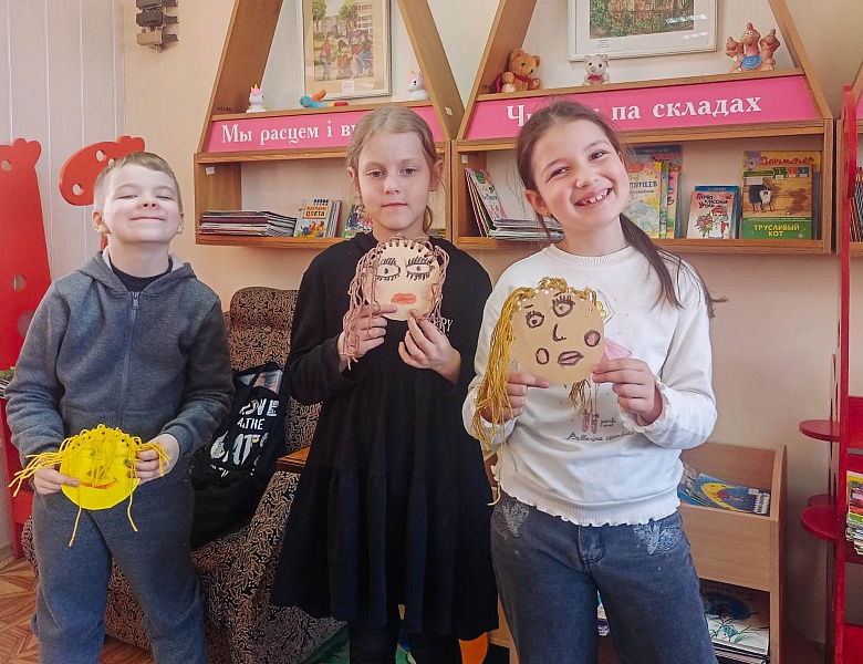 Громкие чтения в детском отделе