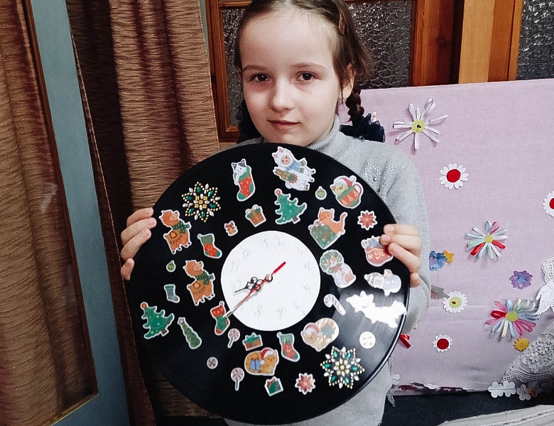 Новогодние часики: занятие в Школе маленьких волшебников