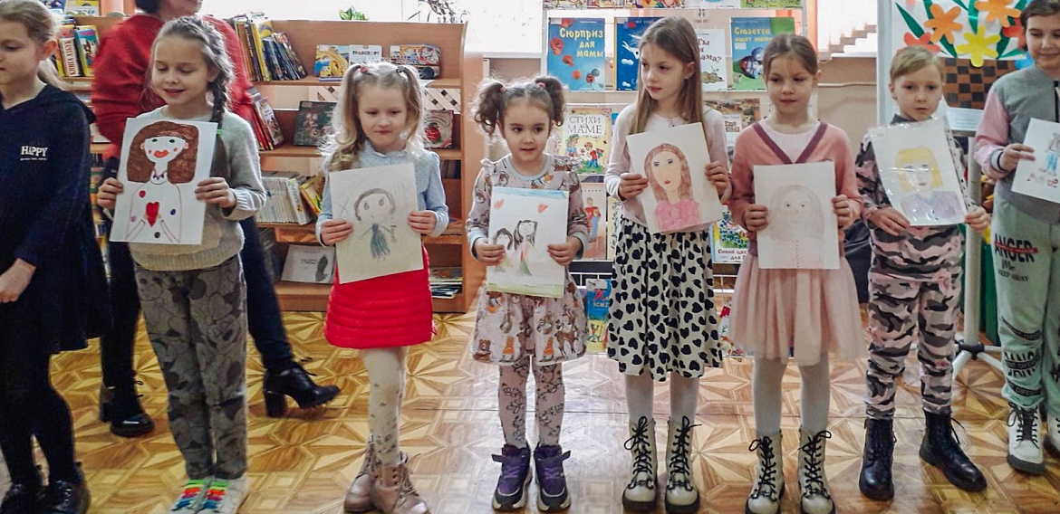 «Моя мама лучшая на свете!»: праздник в детском отделе