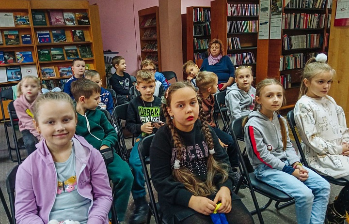 Интеллектуальная игра «Умники и умницы»
