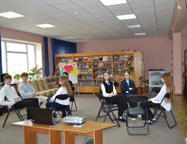 Познавательный час «Подвигу жить в веках»