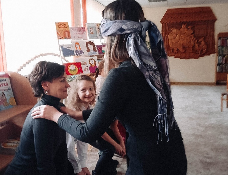 Поздравим маму вместе!