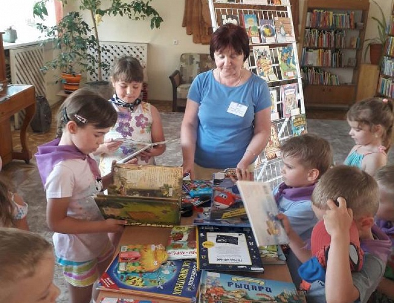 В гости к книжкам мы спешим!