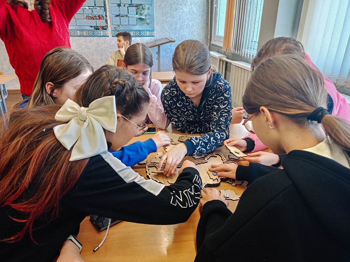 Сотрудники юношеского отдела в гостях в СШ № 35