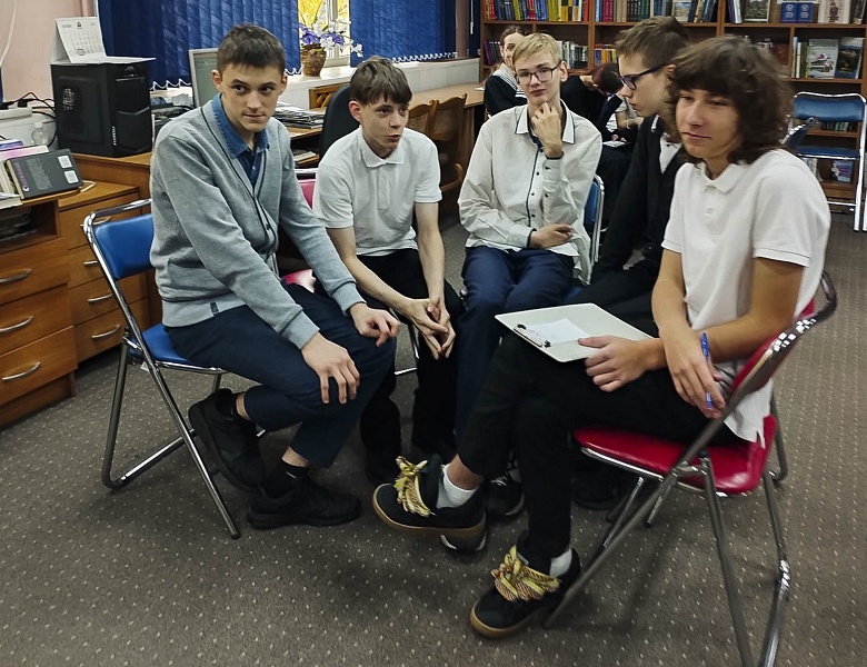 В мире детективов: увлекательное мероприятие в юношеском отделе