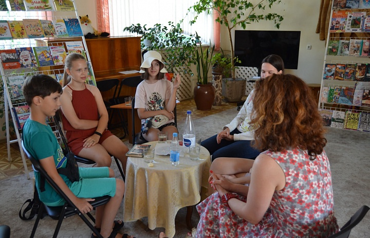 «Истории с продолжением»: встреча клуба читающих подростков «КЛЮЧ»