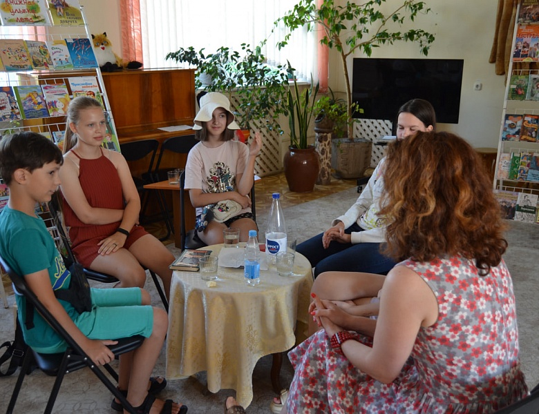 «Истории с продолжением»: встреча клуба читающих подростков «КЛЮЧ»