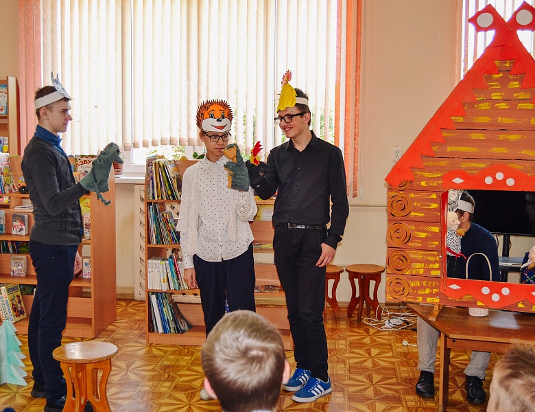 Книжный театр «Спасательный круг»