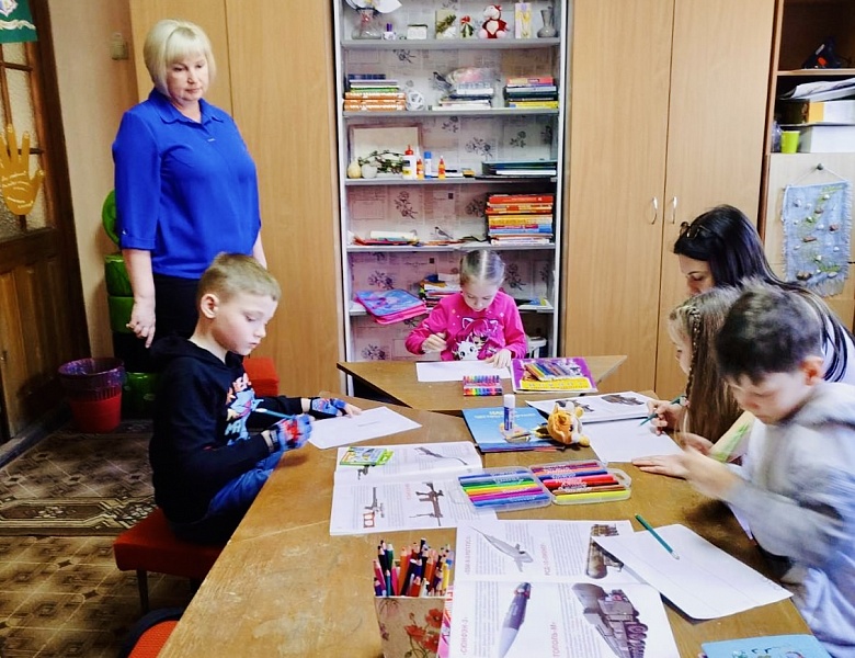 Знают книги обо всём на свете: увлекательный урок в Школе Маленьких Волшебников