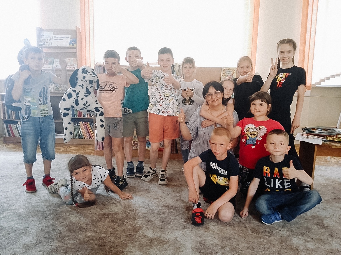 Летом с книгой я дружу!