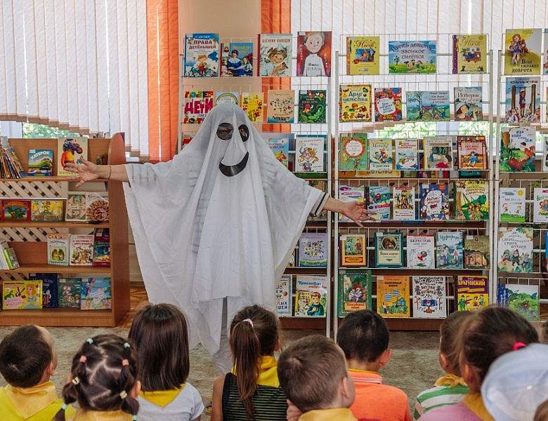 «Пусть детство звонкое смеётся!»: литературный праздник к Международному дню защиты детей