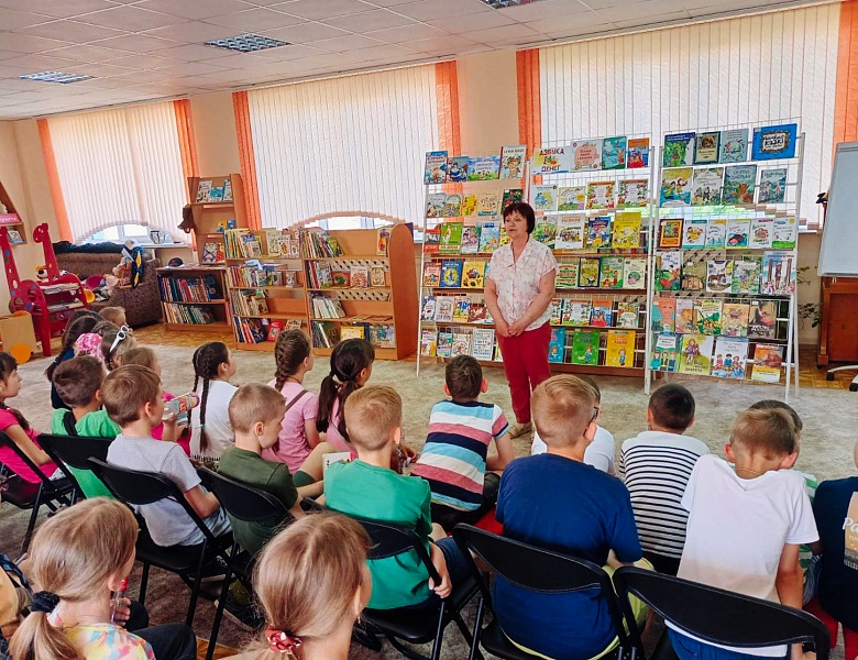 Книга + дети! Летние каникулы в библиотеке