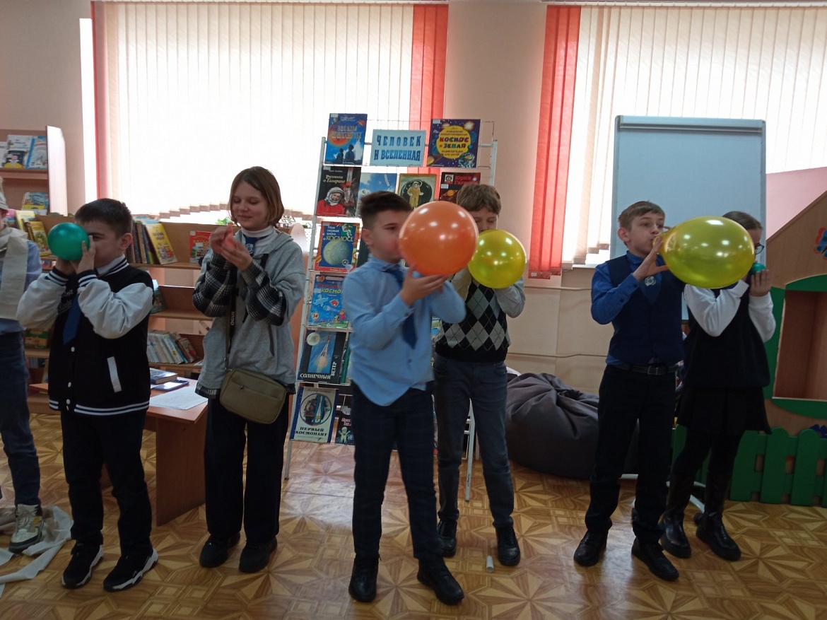 Час интересных сообщений «Гагарин. Первый в космосе!»: к 90-летию со дня рождения