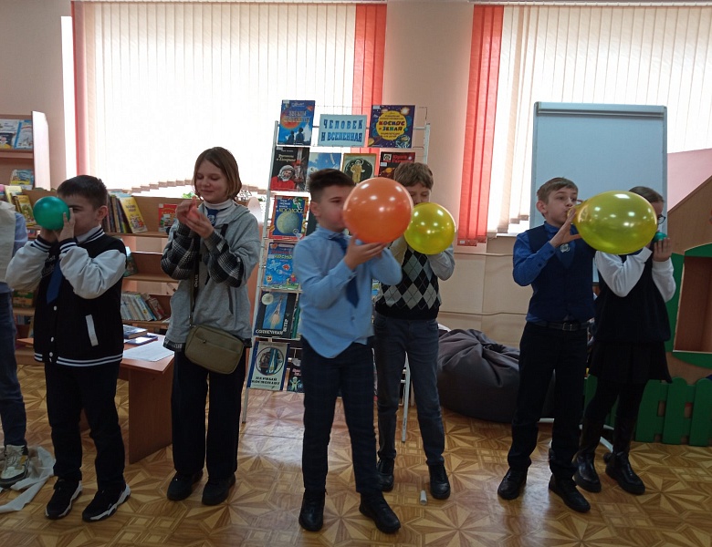 Час интересных сообщений «Гагарин. Первый в космосе!»: к 90-летию со дня рождения