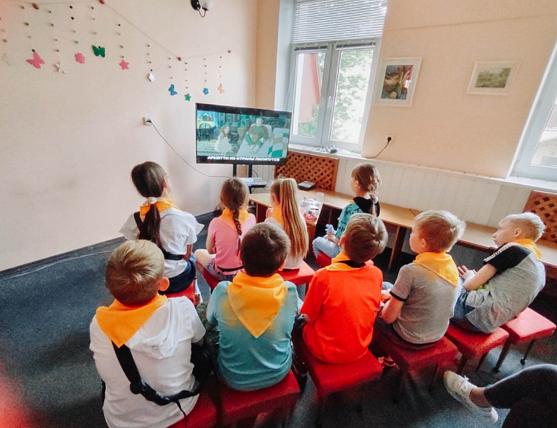 Ребятишки в гости к книжкам!