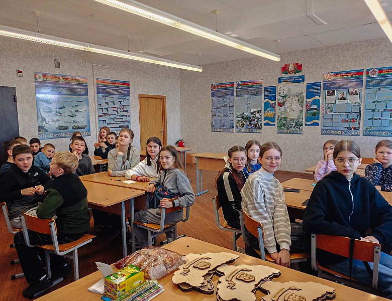 Сотрудники юношеского отдела в гостях в СШ № 35